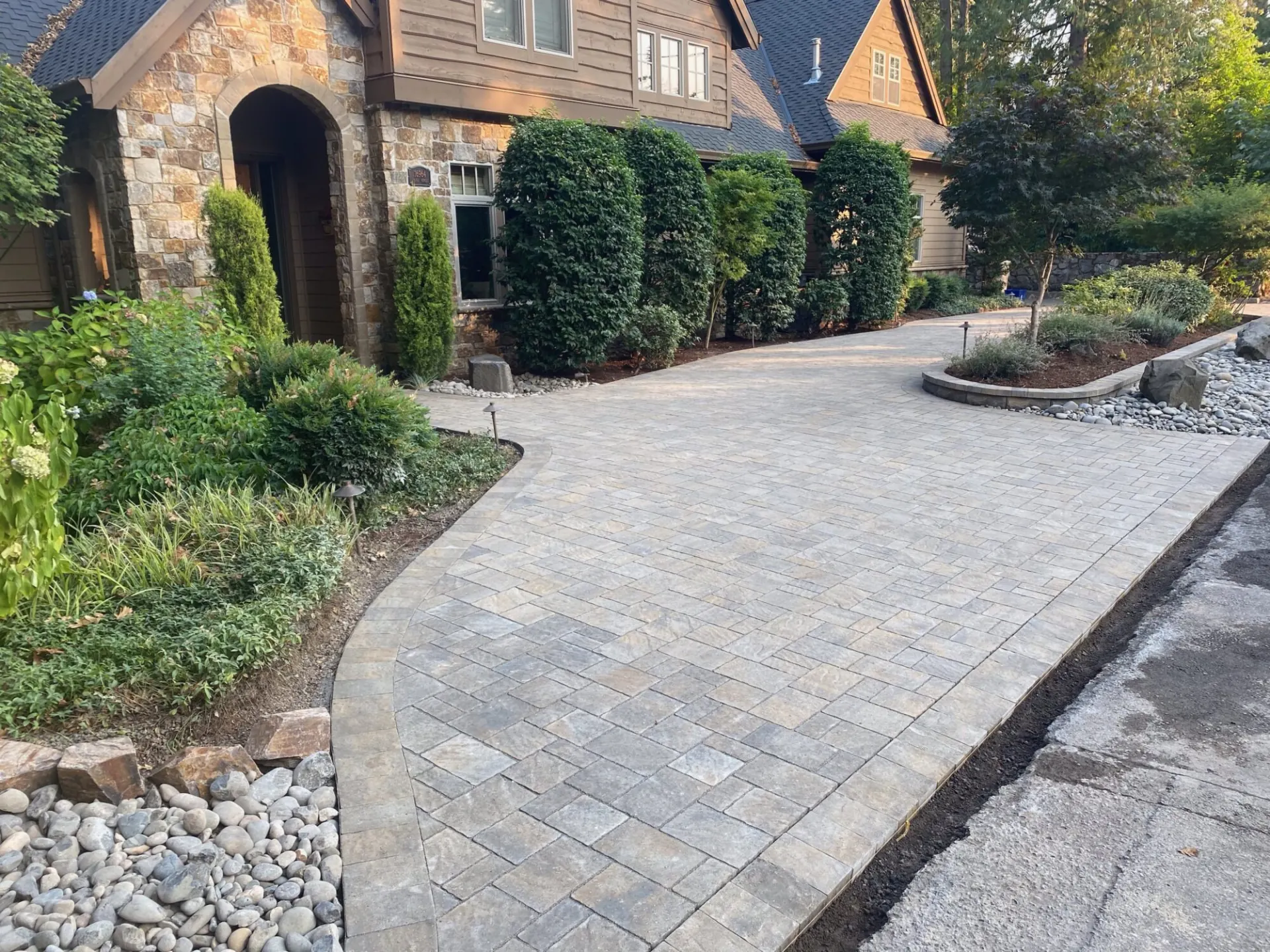 Driveway Pavers project by Western Paver Design — photo 1