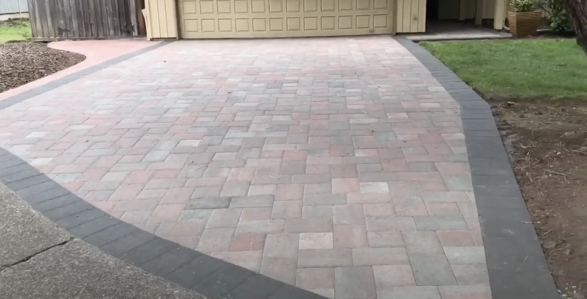 Driveways project by Western Paver Design — photo 11